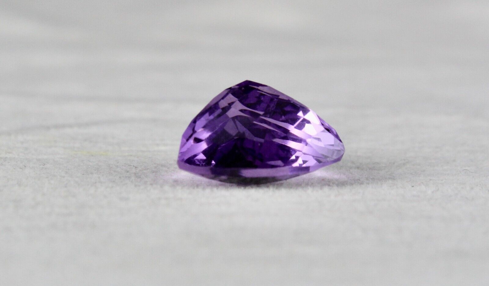 NATURAL BRAZILIAN AMETHYST TRILLION CUT 15.65 CTS GEMSTONE FOR RING PENDANT