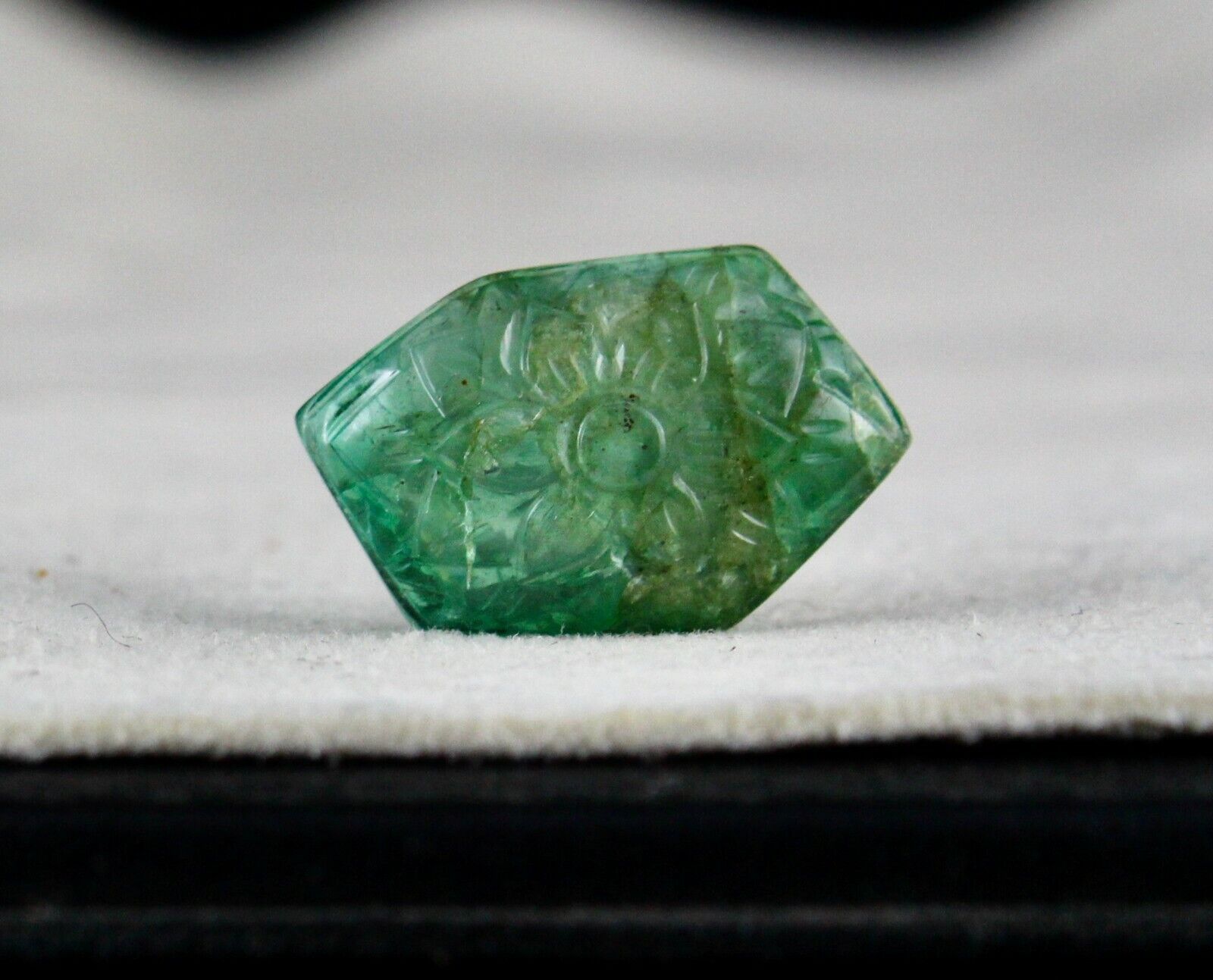 Natural Zambian EMERALD Fancy Carved 9.99 Carats Gemstone Ring Pendant Designing