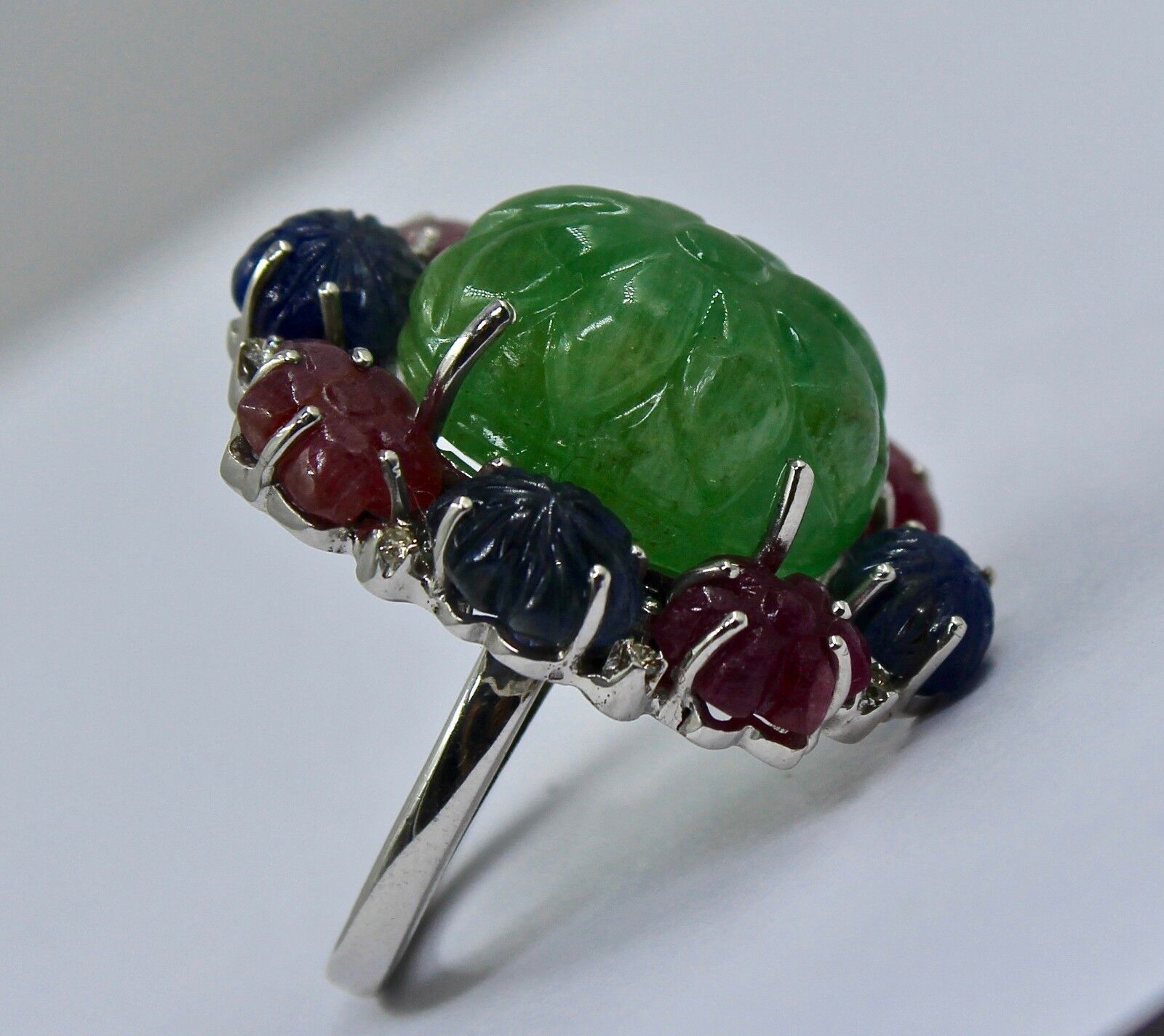 ANTIQUE COLOMBIAN EMERALD RUBY BLUE SAPPHIRE CARVED GEMSTONE DIAMOND SILVER RING