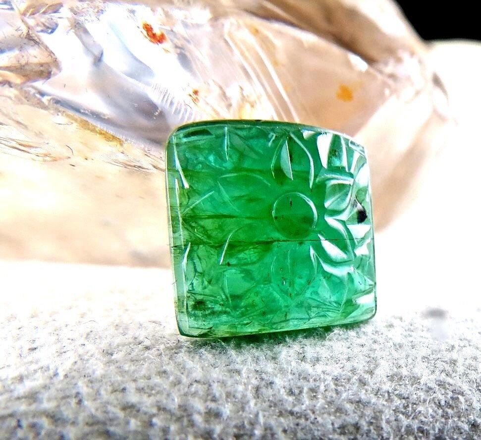 Natural Zambia Emerald Square 12X12mm Carved 7 Ct Gemstone For Ring Pendant