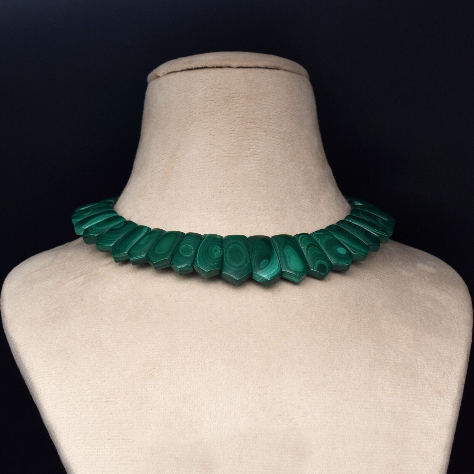 Natural Green Malachite Flat Cut 628 Ct Fine Gemstone Semi Precious Necklace