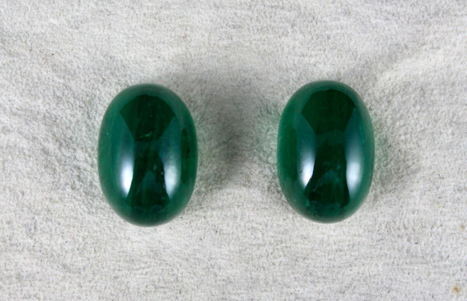 NATURAL ZAMBIAN EMERALD OVAL CABOCHON 44.32 CTS LOOSE GEMSTONE EARRING DESIGNING