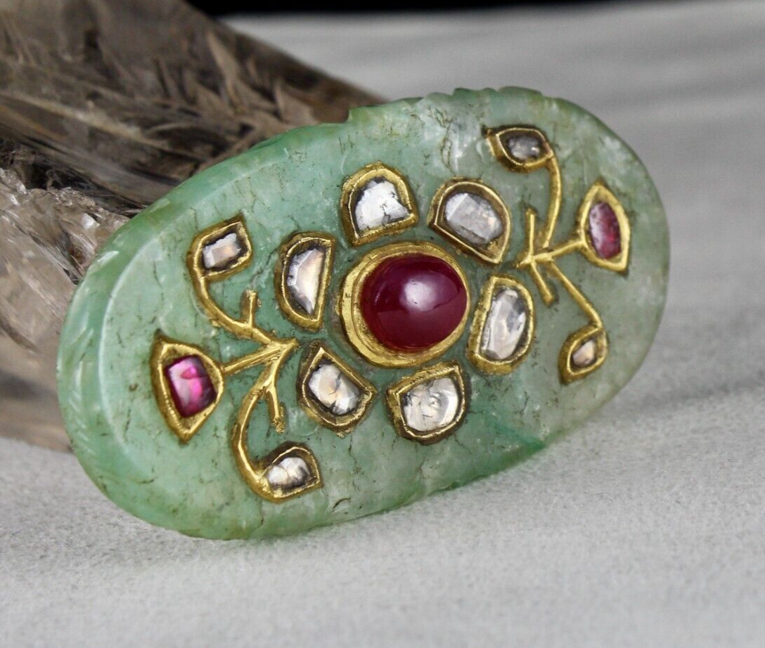 MUGHAL BEST EMERALD QUARTZ CARVED GEMSTONE STUDDED WITH RUBY DIAMOND 22K GOLD