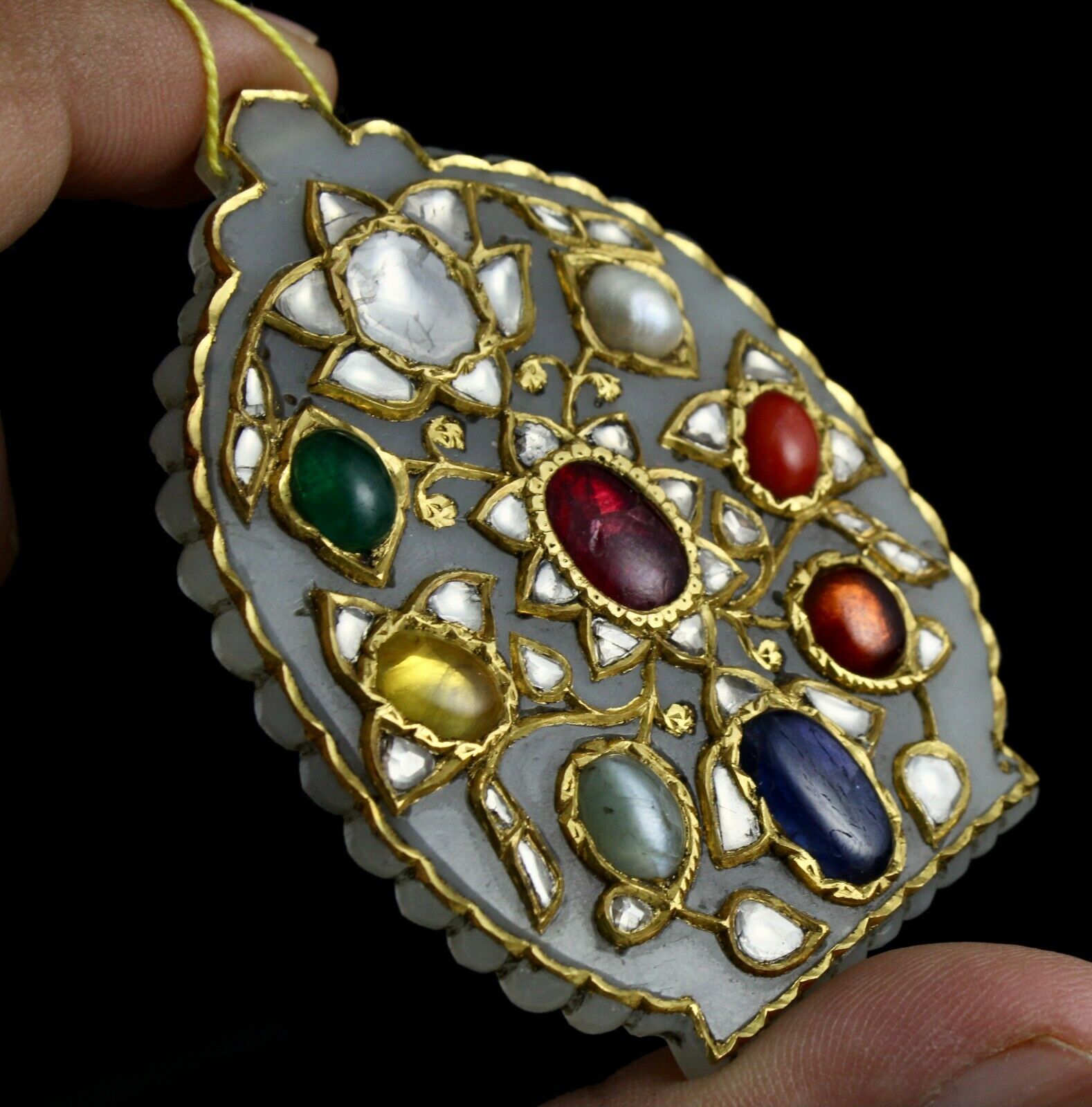 OLD NEPHRITE JADE MUGHAL PRECIOUS NAVRATAN STONE FLAT DIAMOND 22K GOLD PENDANT