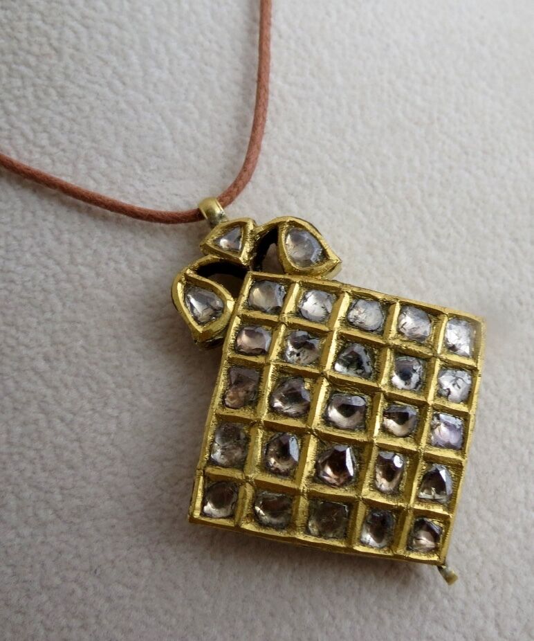 OLD MUESEM FINE JADAU NATURAL FLAT DIAMOND STUDDED 22K GOLD CARVED PENDANT