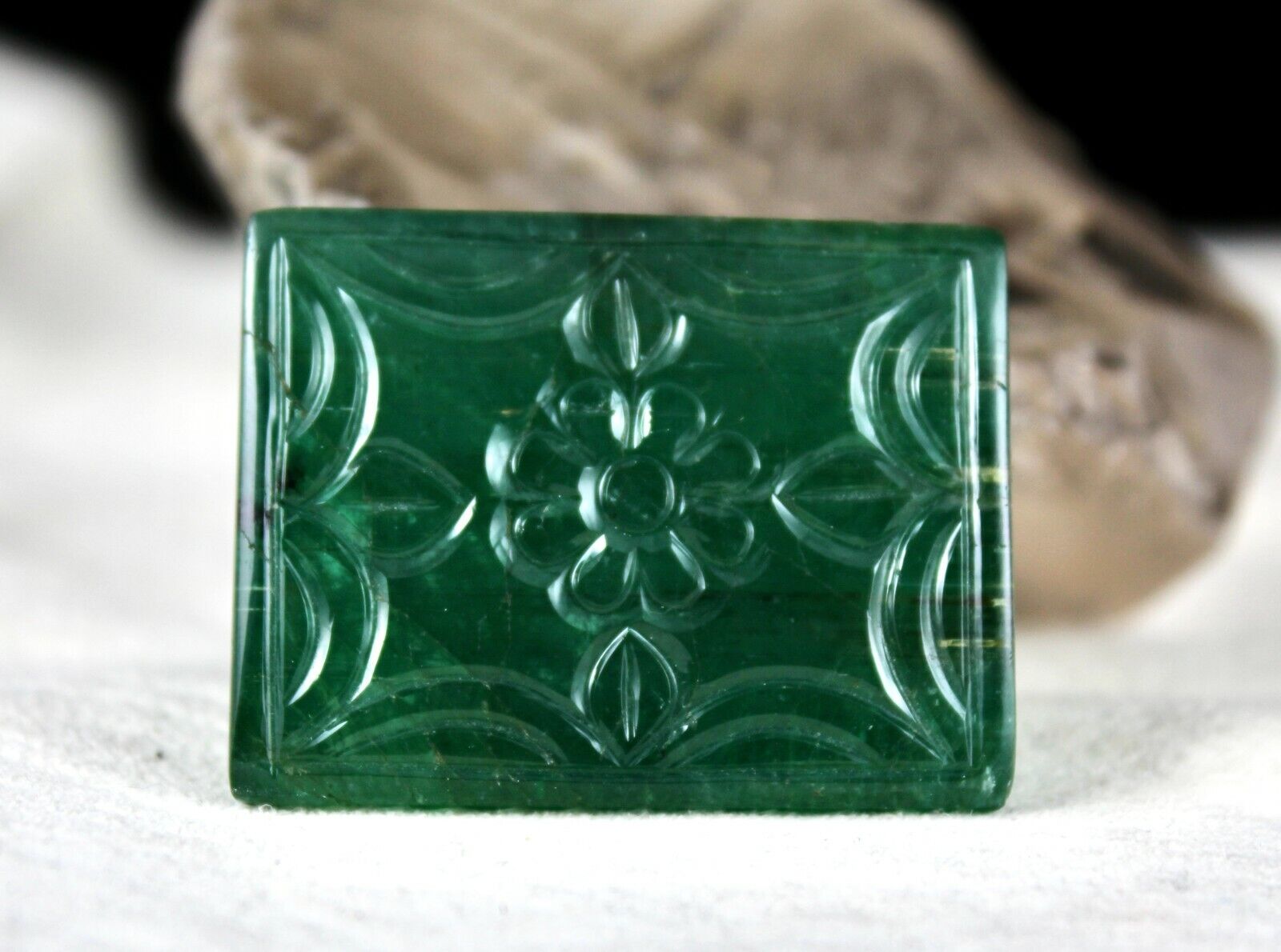 NATURAL ZAMBIAN EMERALD CARVED RECTANGLE 154.50 CARATS 31X40 MM GEMSTONE PENDANT