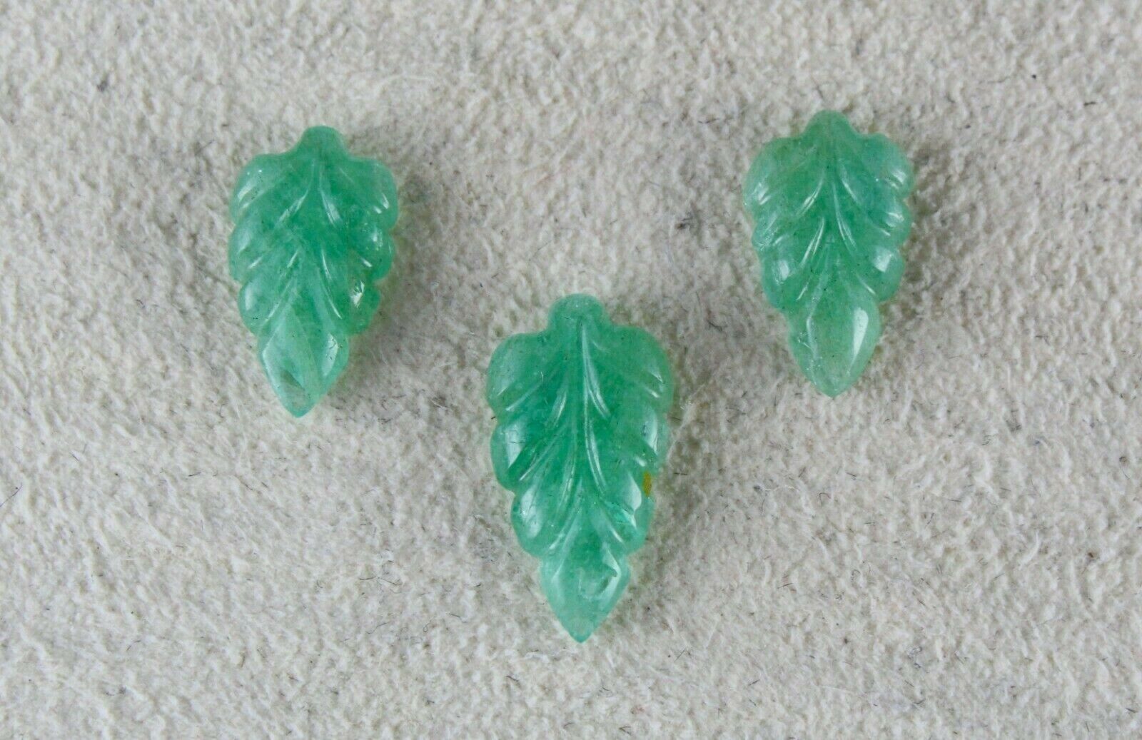 NATURAL COLOMBIAN EMERALD CARVED LEAF 3 PCS 4.48 CARATS GEMSTONE DESIGNING 