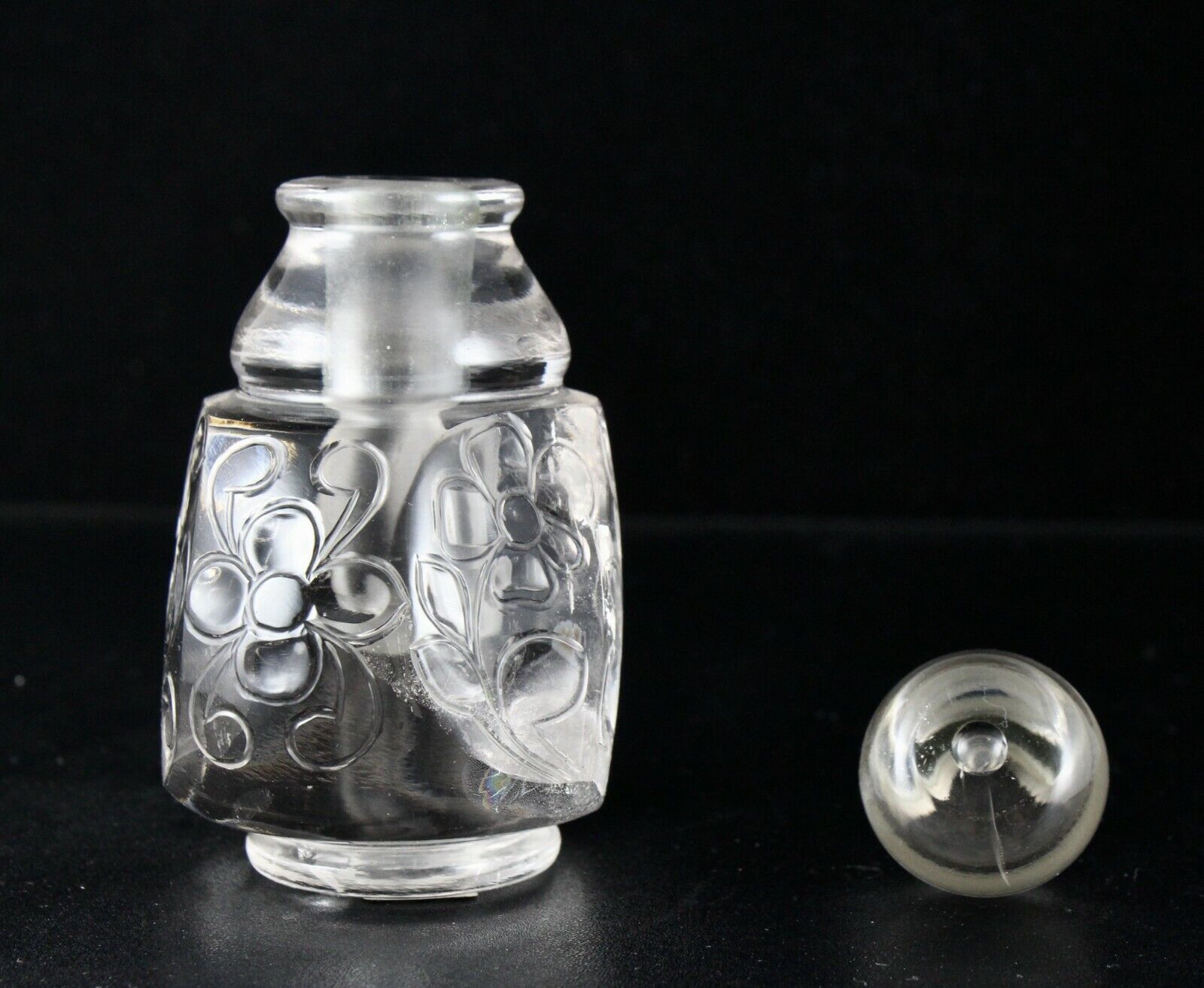 HAND CARVED NATURAL ROCK CRYSTAL QUARTZ 2000 CTS CARVED PERFUME BOTTLE FOR DECOR