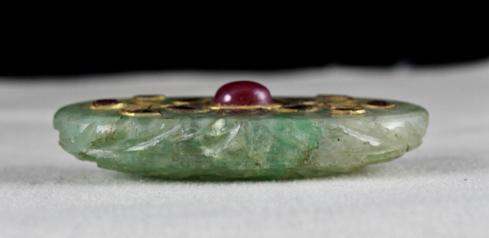 MUGHAL BEST EMERALD QUARTZ CARVED GEMSTONE STUDDED WITH RUBY DIAMOND 22K GOLD