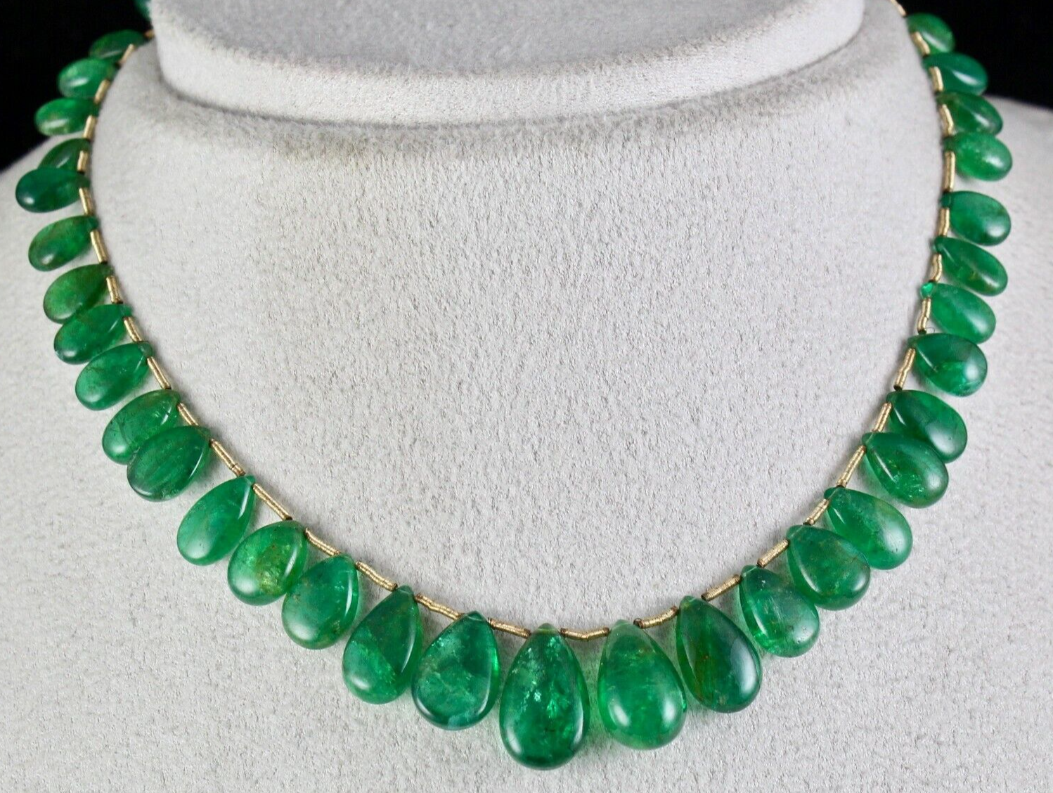 Natural Zambia Emerald Teardrop 35 Pc 83.20 Ct Gemstone Hanging Necklace