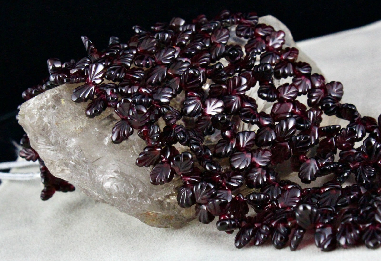 Certified Natural Red Garnet 1000 Carats Carved Leaves Gemstone Necklace