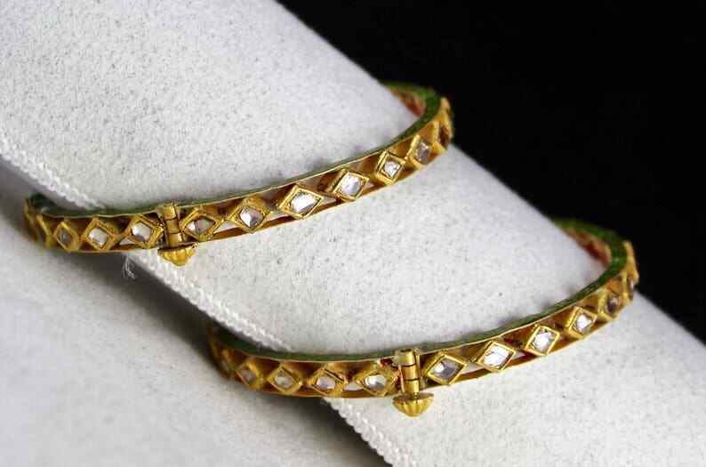 NATURAL FLAT DIAMOND STUDDED IN 22 K GOLD JADAU BANGLES PAIR FOR LADIES