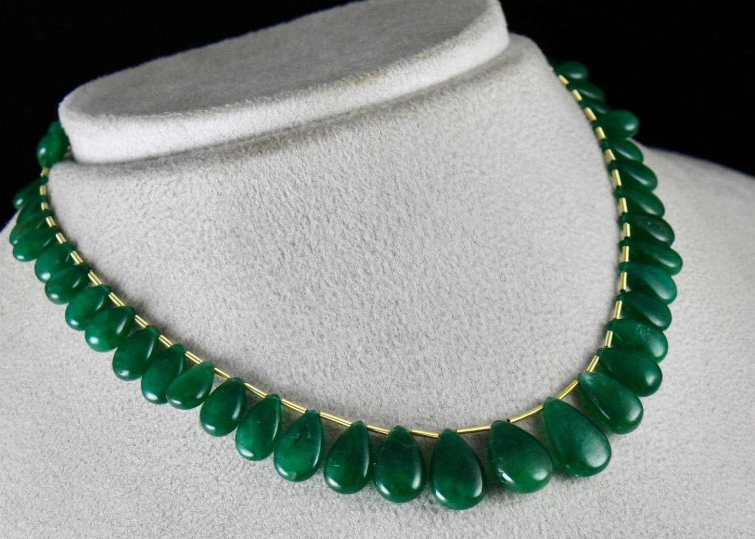 Certified Natural Emerald Teardrop Necklace 94.58 Ct Hanging Gemstone Designing