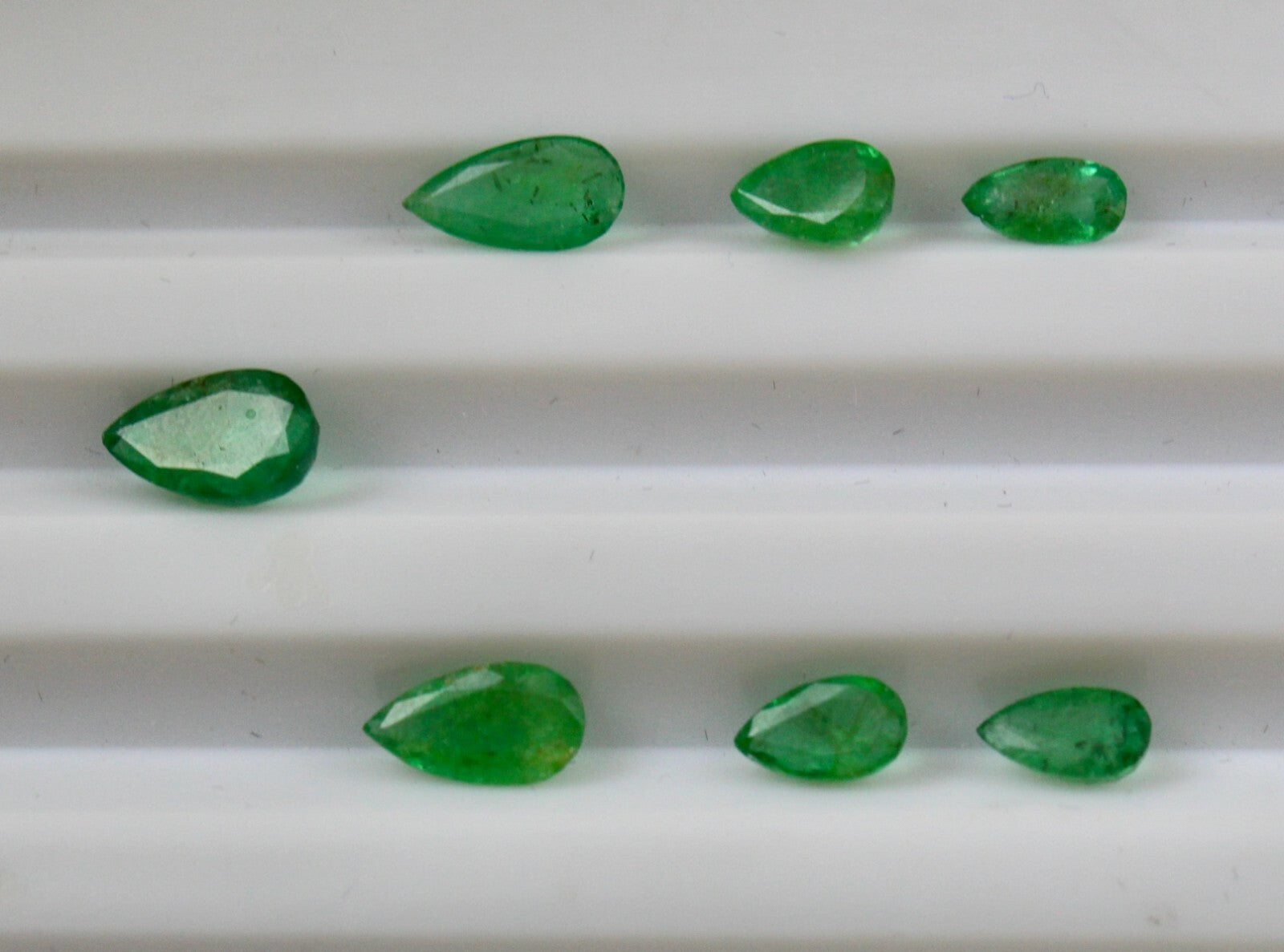Natural Zambian Emerald Pear Cut Gem 7 Pcs 4.60 Ct Loose Stone Earring Set