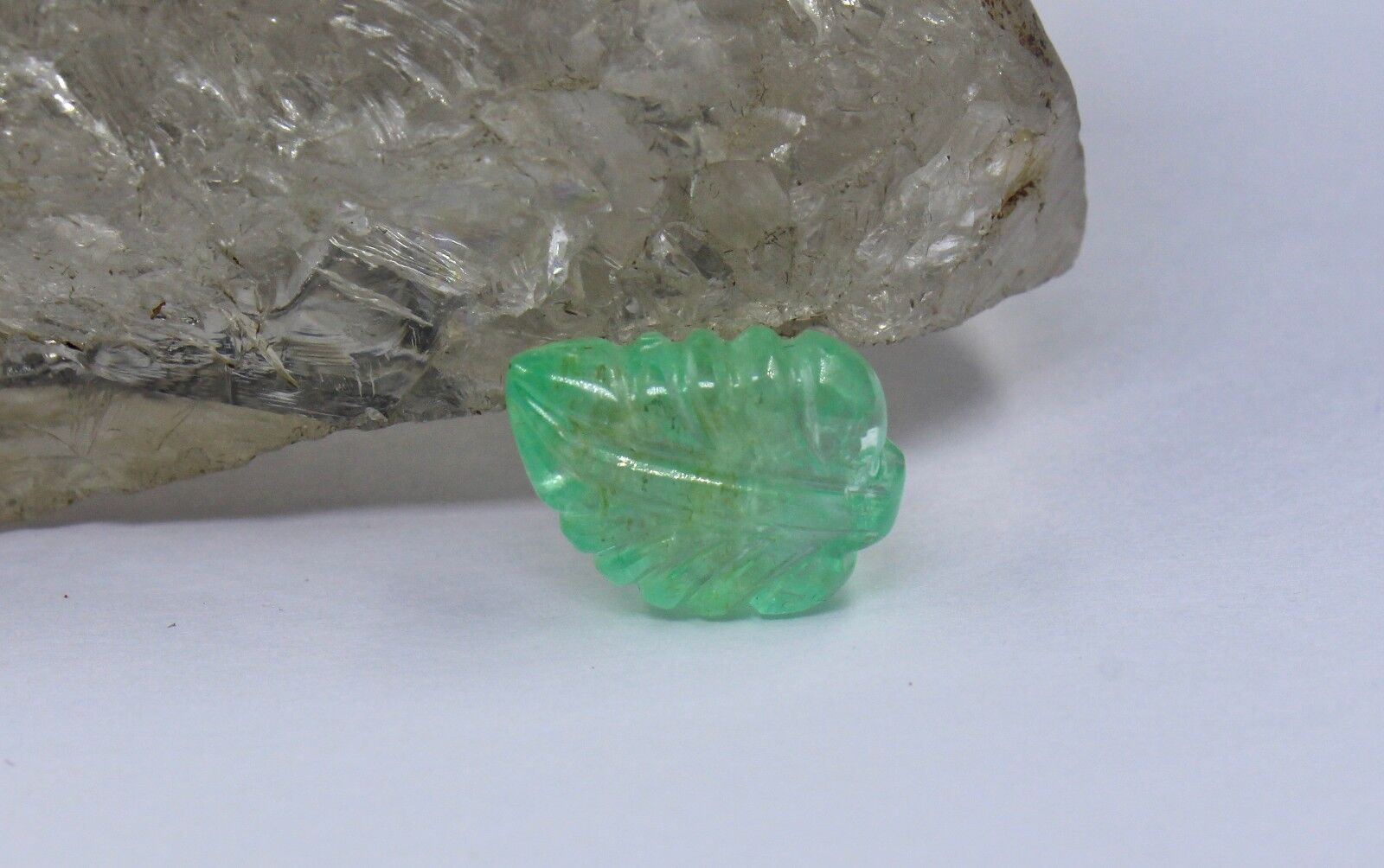 NATURAL COLOMBIAN EMERALD CARVED LEAF 5.37 CARATS GEMSTONE FOR RING PENDANT