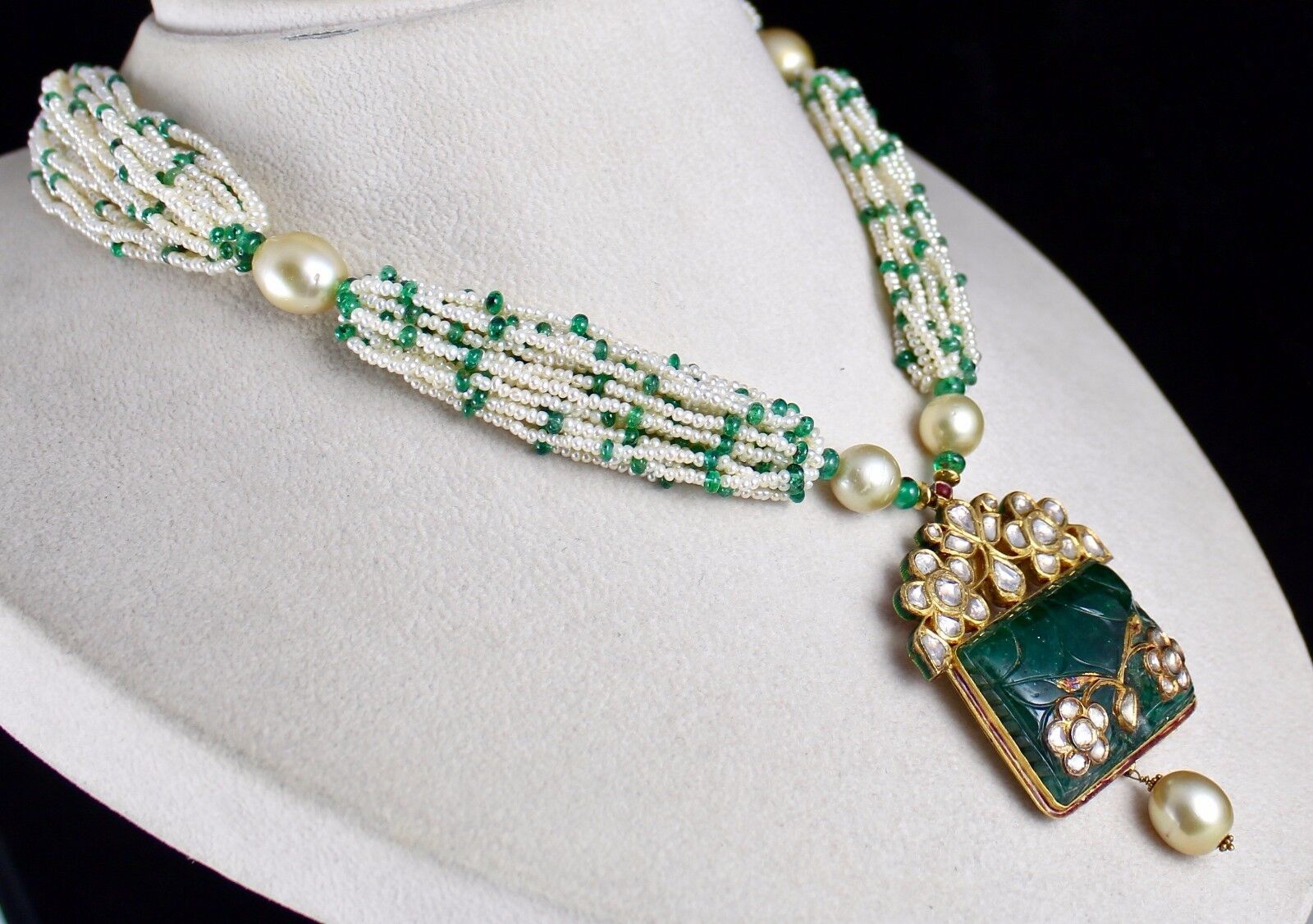 NATURAL EMERALD CARVED DIAMOND JADAU 18K GOLD PENDANT NECKLACE WITH PEARL