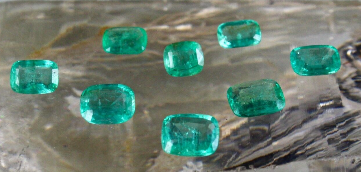 Certified 8pc Natural Emerald Cushion Cut Set 8.70 Ct Gemstone For Designing