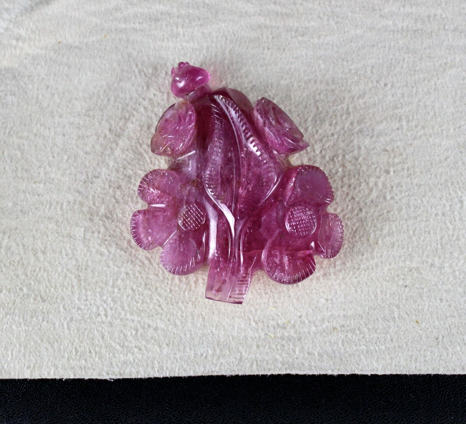 NATURAL PINKISH TOURMALINE CARVED FLOWER 103.90 CARATS OLD GEMSTONE PENDANT