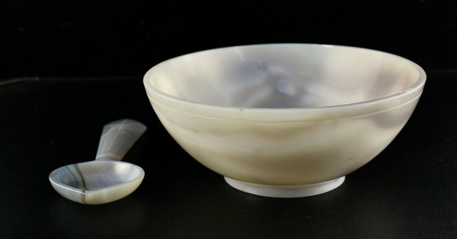 HAND CRAFTED NATURAL CHALCEDONY 1825 CARATS DESIGNER BOWL SPOON FOR HOME DECOR