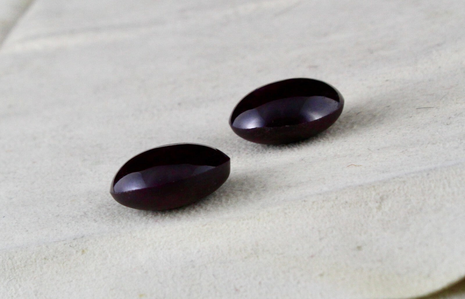 Certified 6-line Star Ruby 112.90 Ct Round Cabochon Gemstone For Ring Pendant