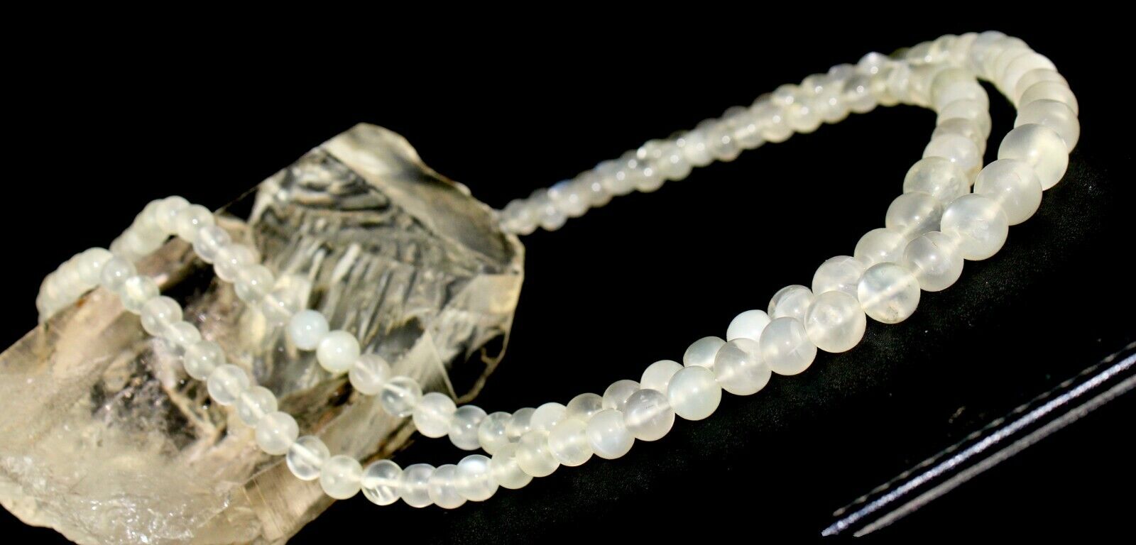 Natural White Moonstone Beaded Necklace 442 Carats Round Gemstone Silver Clasp 