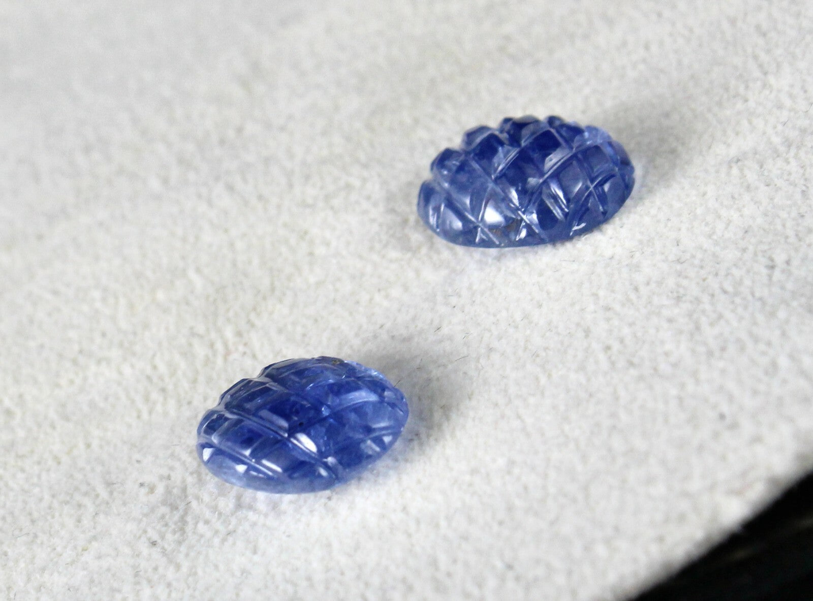 Certified Blue Sapphire 9.67 Cts Carved Oval Loose Gemstone For Earrings