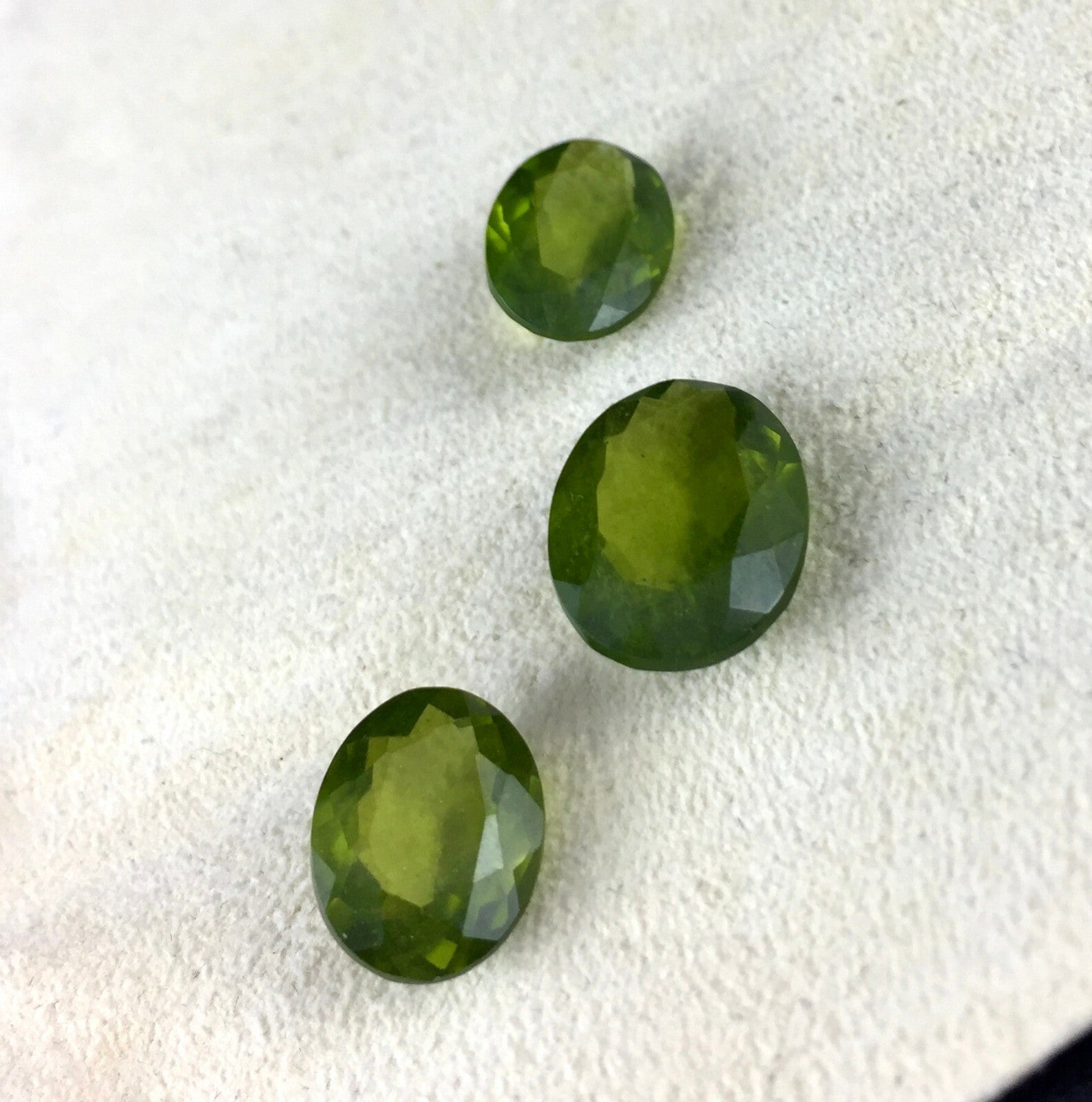 Natural Green Vesuvianite Idocrase Oval 17.29 Cts Gem For Ring Pendant
